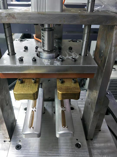 拉壓力傳感器應用于熱壓機